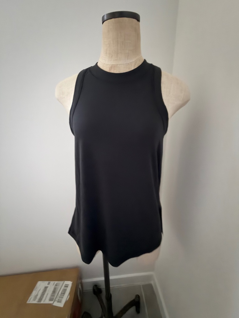 Lululemon Jersey Training Tank Top in Black Size 8